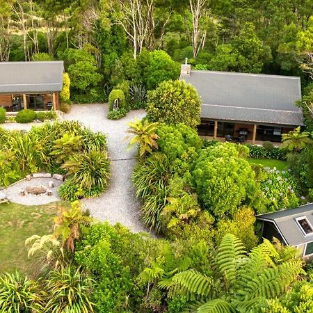Paparoa Beach Hideaway With Hot Tub Barrytown Εξωτερικό φωτογραφία