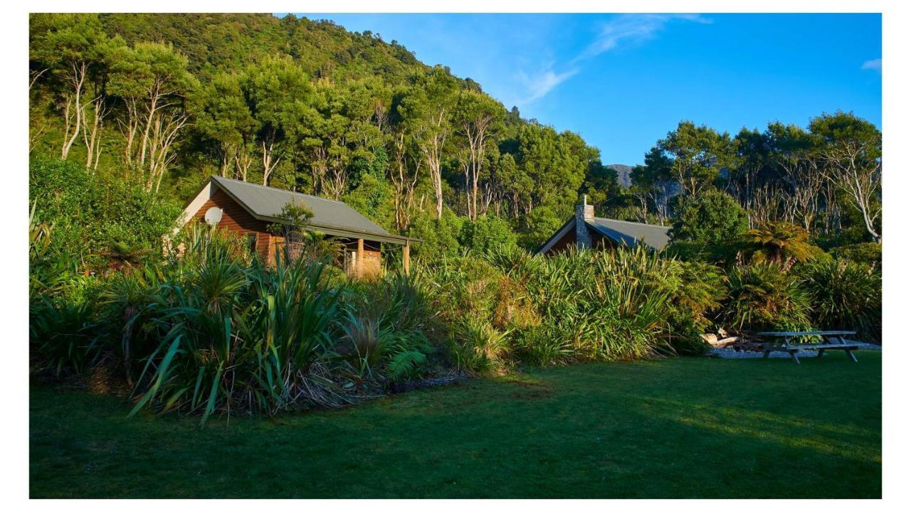 Paparoa Beach Hideaway With Hot Tub Barrytown Εξωτερικό φωτογραφία