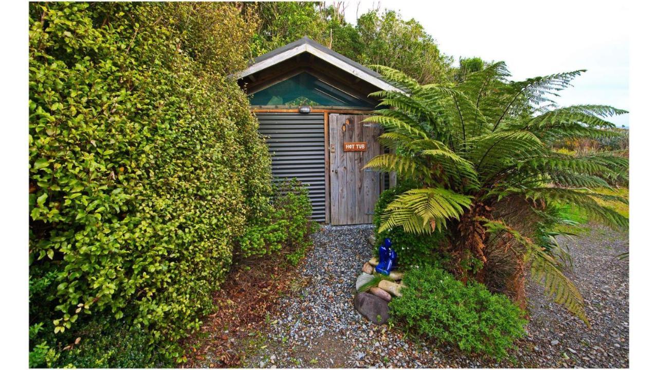 Paparoa Beach Hideaway With Hot Tub Barrytown Εξωτερικό φωτογραφία