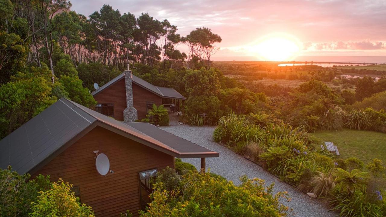 Paparoa Beach Hideaway With Hot Tub Barrytown Εξωτερικό φωτογραφία