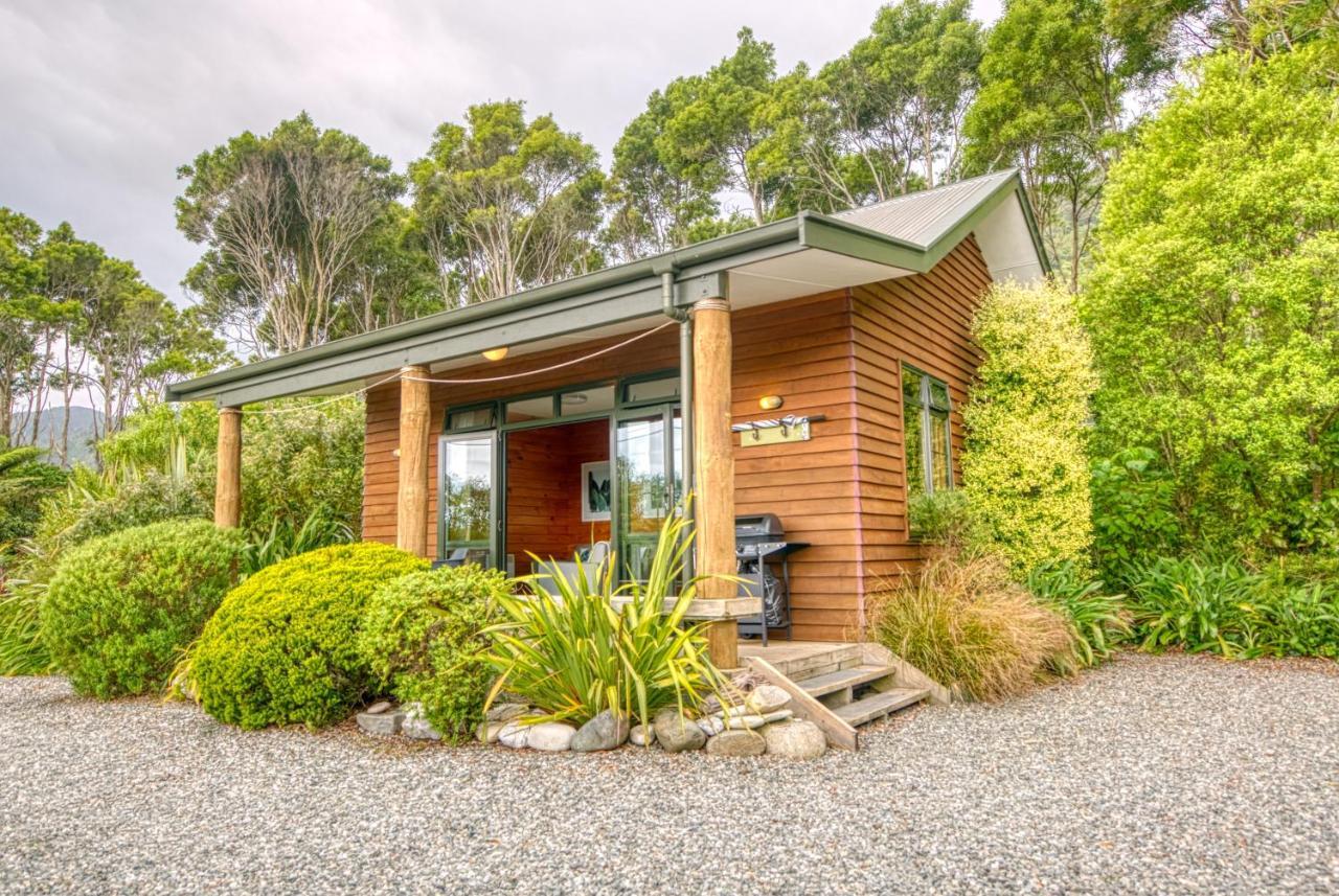 Paparoa Beach Hideaway With Hot Tub Barrytown Εξωτερικό φωτογραφία
