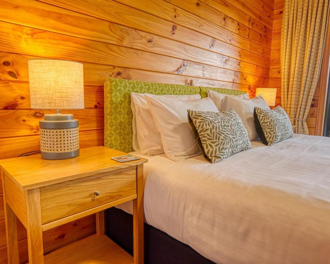 Paparoa Beach Hideaway With Hot Tub Barrytown Εξωτερικό φωτογραφία