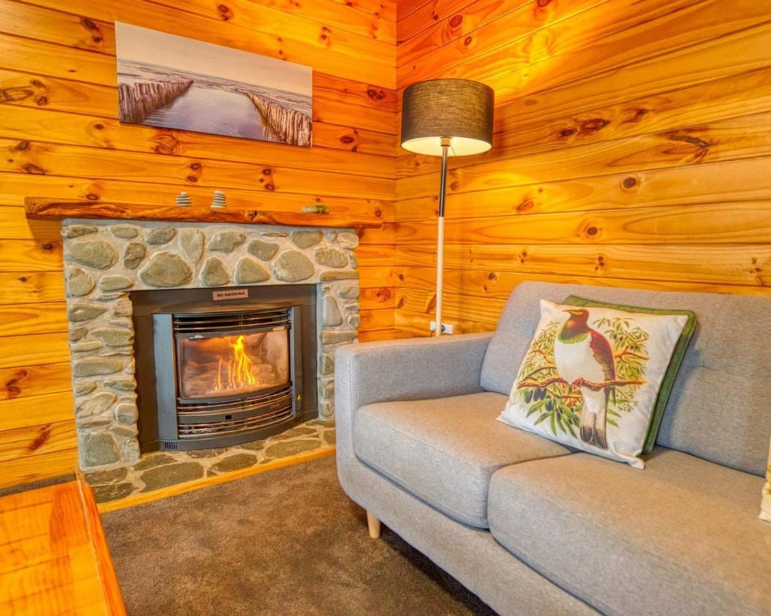 Paparoa Beach Hideaway With Hot Tub Barrytown Εξωτερικό φωτογραφία