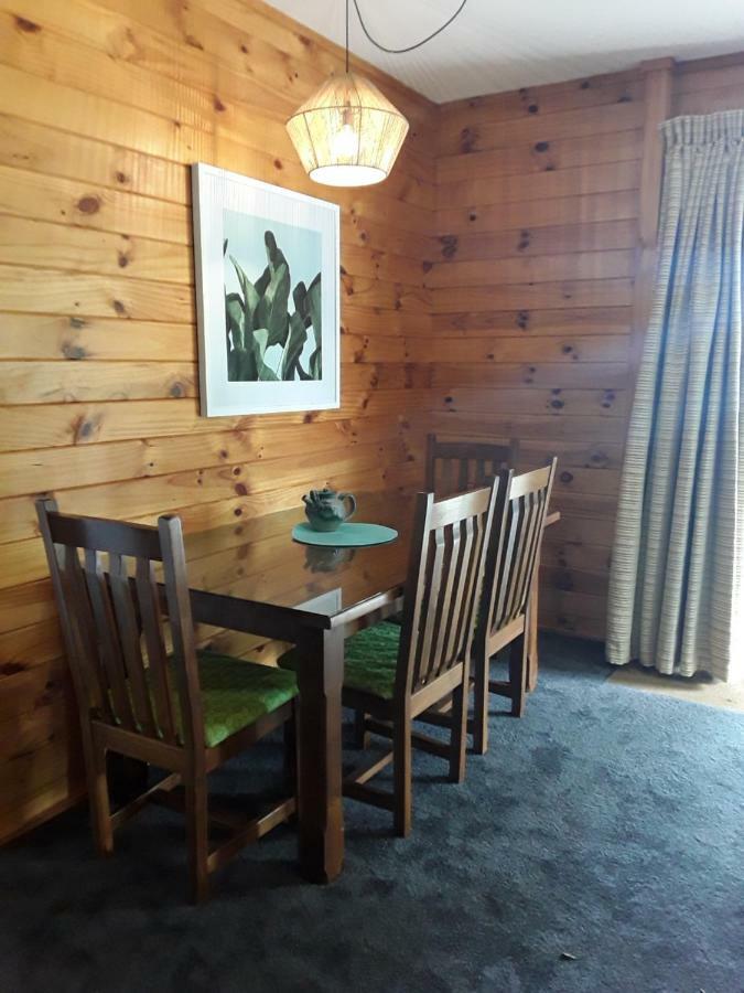 Paparoa Beach Hideaway With Hot Tub Barrytown Εξωτερικό φωτογραφία
